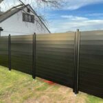 1″-x-5″-Aluminum-Horizontal-Fence-installation-in-Montreal